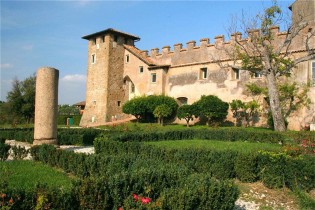 Veduta dell’agrumeto e della Torre Ovest